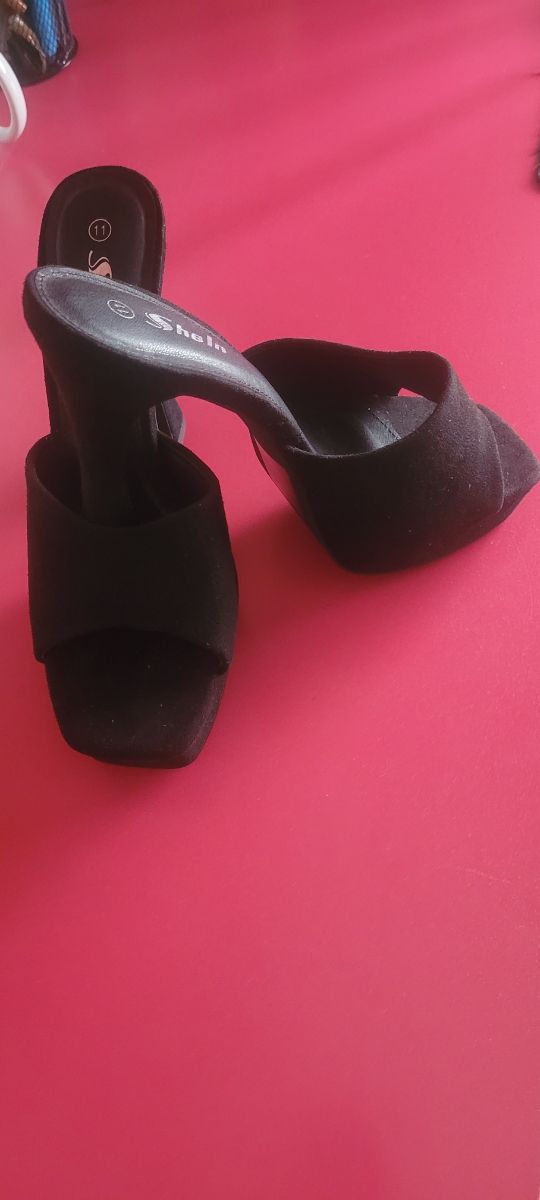 Zapatos de fiesta ,41 nuevos ,10e cada par