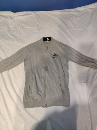 Chaqueta con cremallera