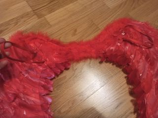 Alas de plumas roja para disfraz