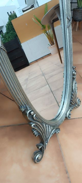 Espejo de pie plateado. Vintage