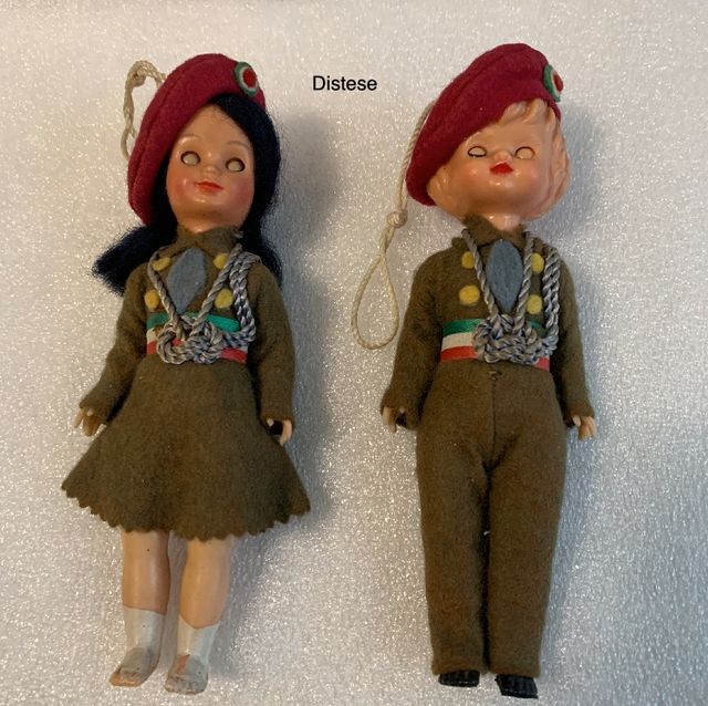 Bambole vintage degli anni '60 vestite in uniforme