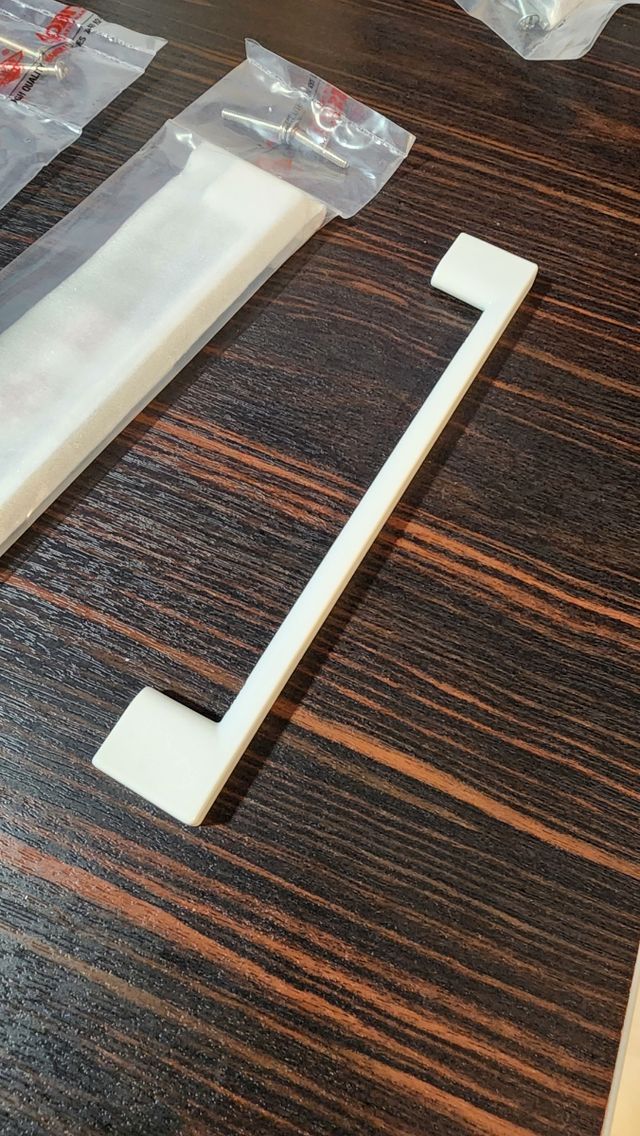 Coppia di maniglie bianche