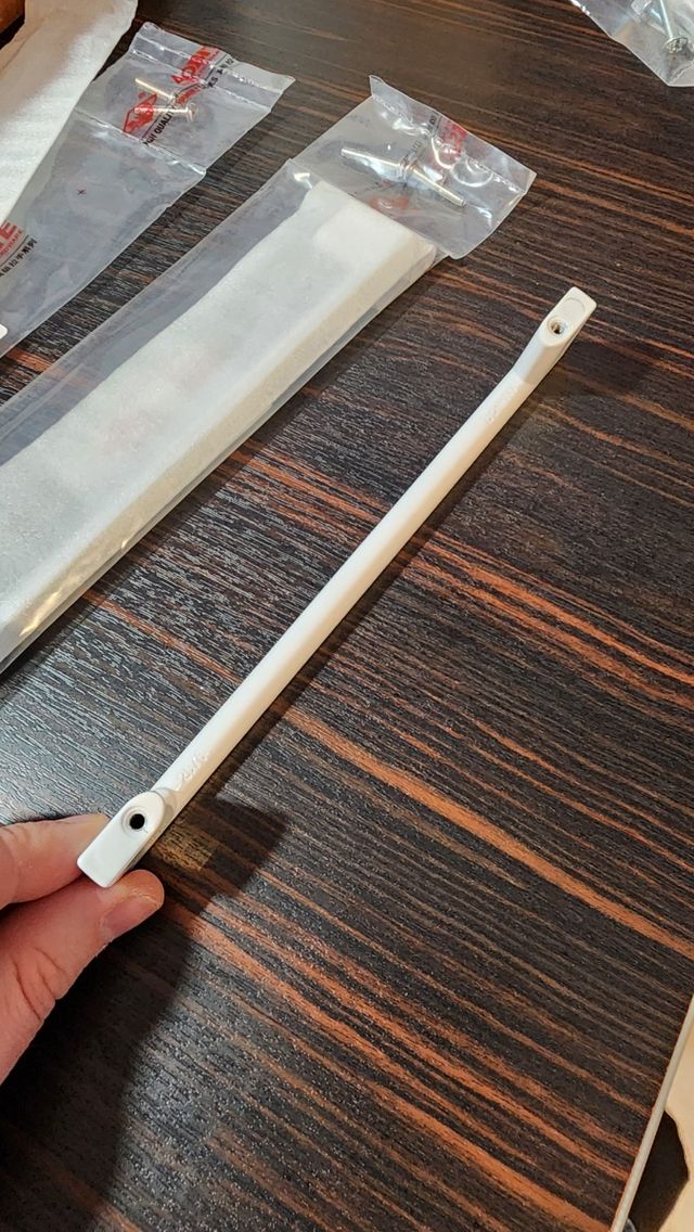 Coppia di maniglie bianche