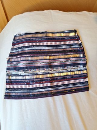 Falda chica Zara lentejuelas.Talla S