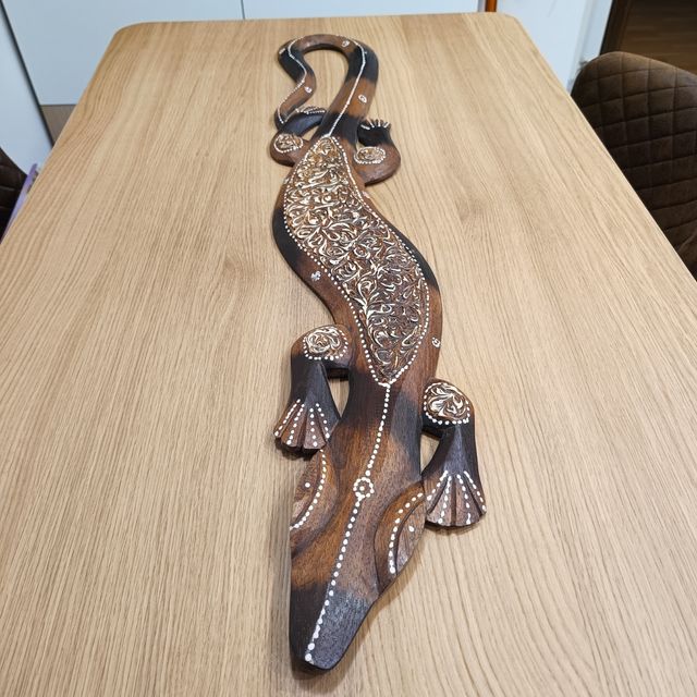 Lucertola in legno da appendere