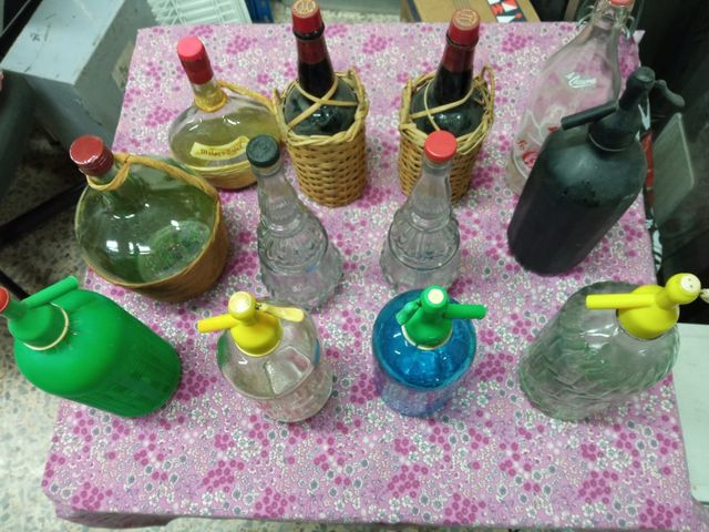 Bottiglia e sifoni antichi