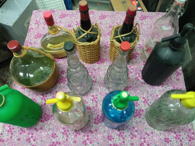 Bottiglia e sifoni antichi