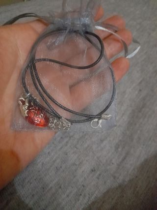 Collana in pelle con Cuore anatomico