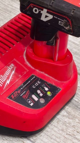 Taladro impacto milwaukee