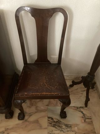 Sala da pranzo (stile Chippendale). Tavolo+sedie+credenza