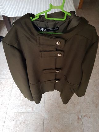 Parka Zara en color verde