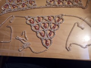 Completo due pezzi a catenina e perline