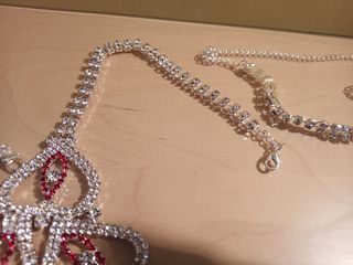 Completo due pezzi a catenina e perline