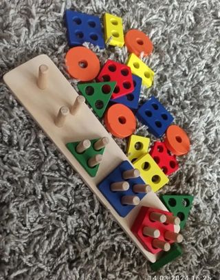 Gioco in legno ,sistema Montessori