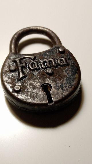 Antiguo candado FAMA