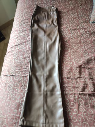 Pantalón acampanado marrón