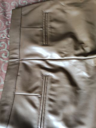 Pantalón acampanado marrón