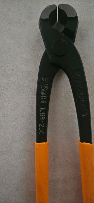Tenaglia Beta 