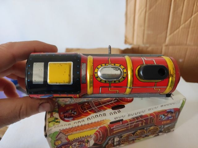 Juguete antiguo locomotora