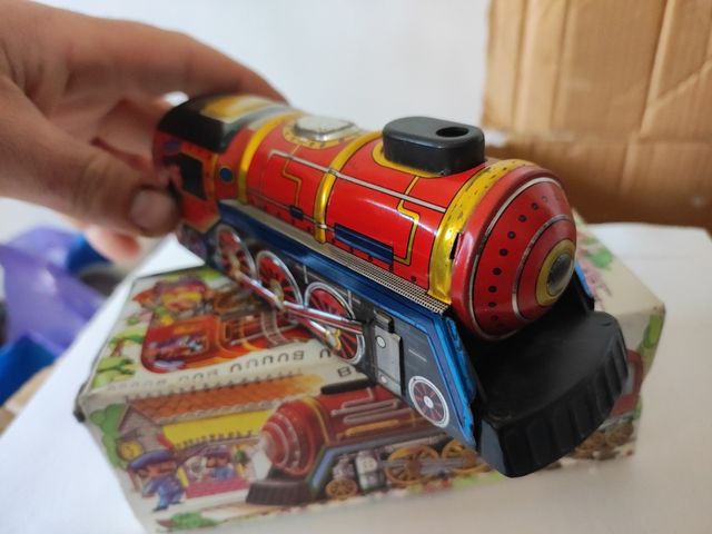 Juguete antiguo locomotora