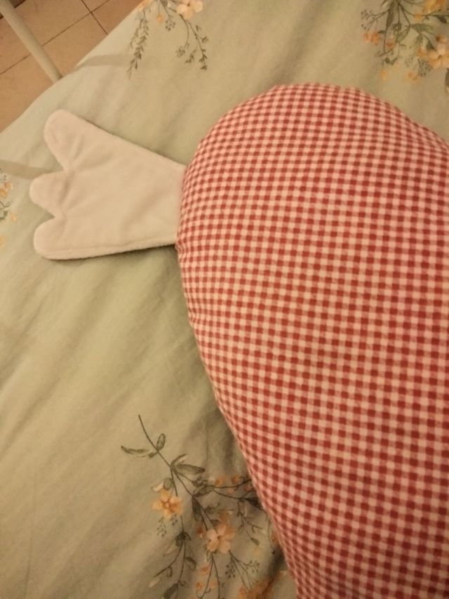 Cojín corazón cuadros