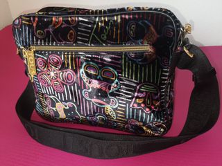 TOUS. Bolso bandolera de terciopelo.