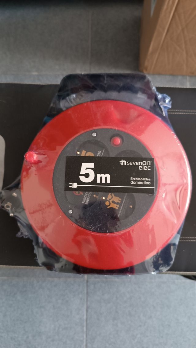 Rulli portacavi con 4 prese da 5 metri