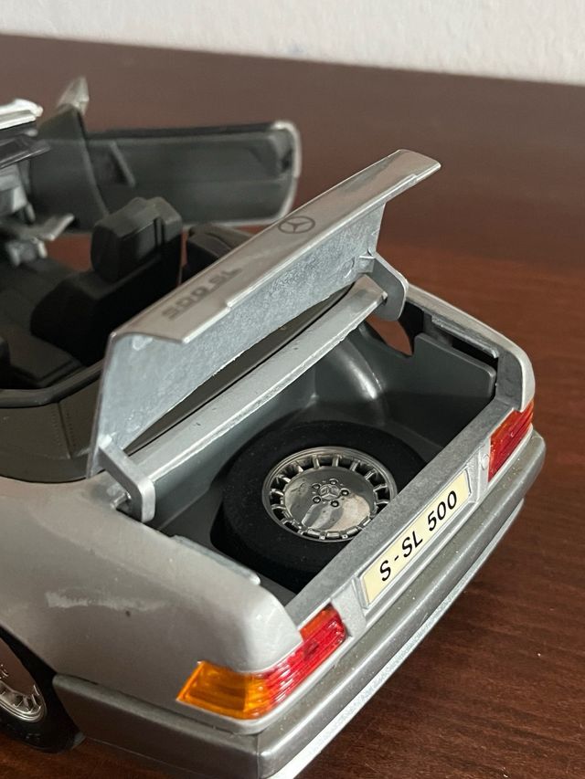 Mercedes Benz 500 SL (1989) 1/18