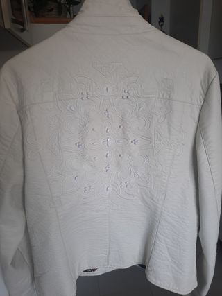 Cazadora polipiel blanca