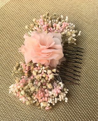 Tocado de paniculata y hortensia preservada