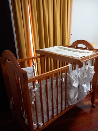 Cuna de madera