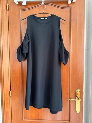 Vestido negro Zara