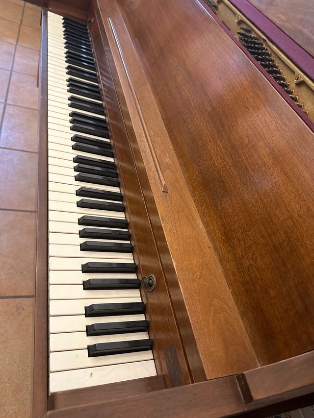 Piano baldwin restaurado a nuevo 
