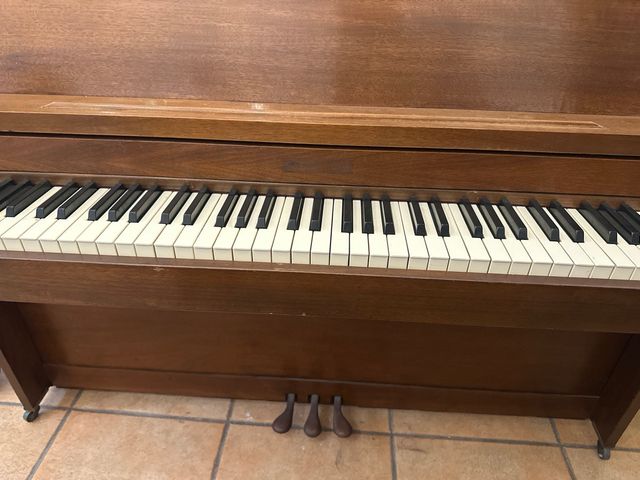 Piano baldwin restaurado a nuevo 