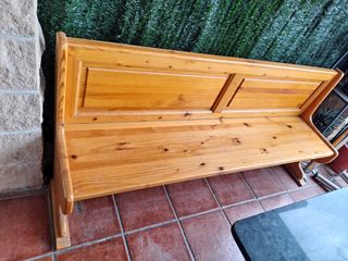 Banco de madera de pino