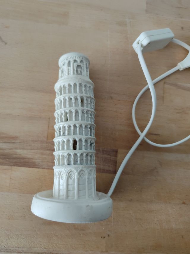 Lampara torre de Pisa