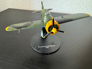 B-239 Buffalo Altaya de metal escala 1/72
