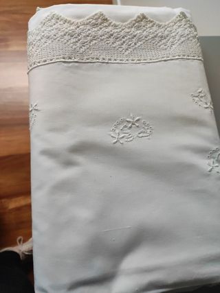 Sabanas puntilla de ganchillo, bordadas