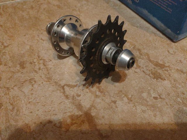 Buje trasero bmx race answer 28 radios 