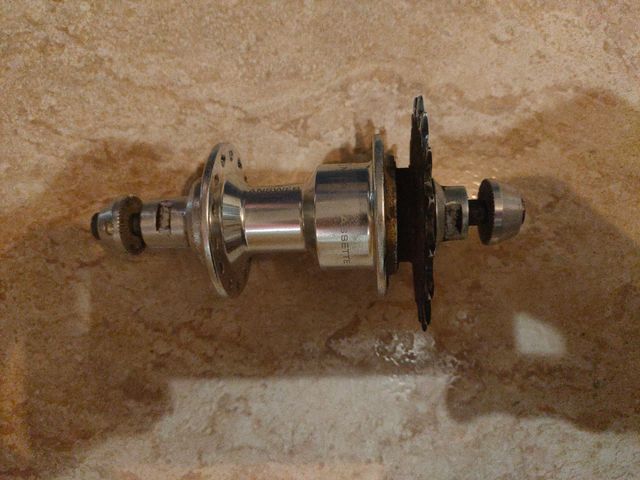 Buje trasero bmx race answer 28 radios 