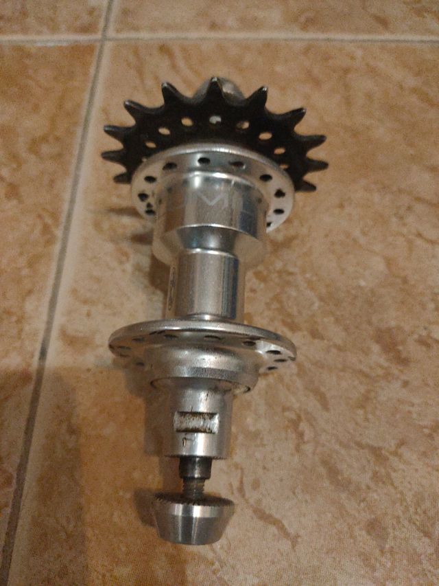 Buje trasero bmx race answer 28 radios 