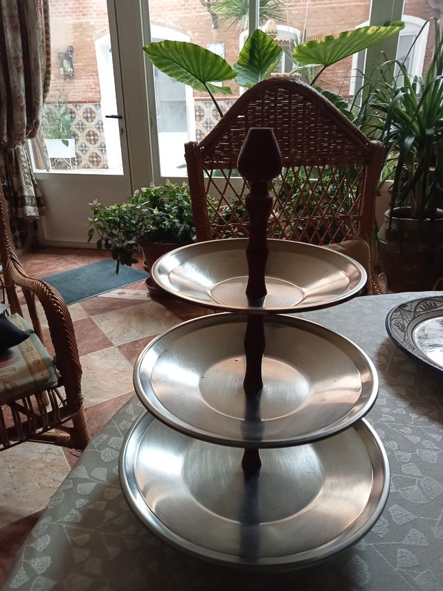 Frutero de acero inoxidable y madera