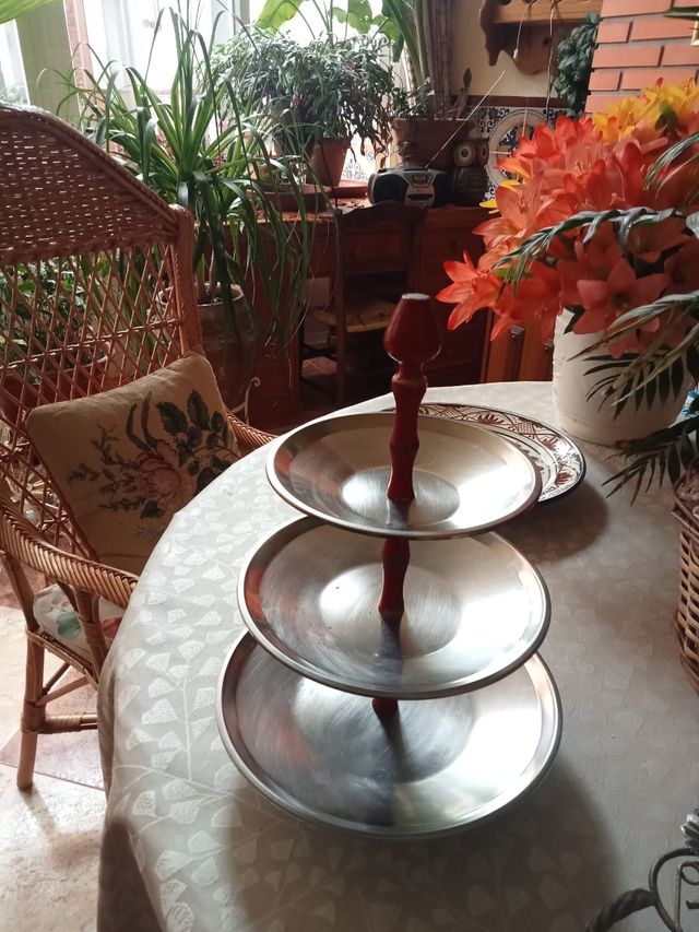 Frutero de acero inoxidable y madera