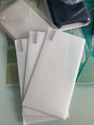 3 fundas y 3 protectores iphone XR