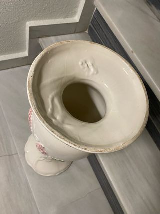 Jarrón blanco racimos