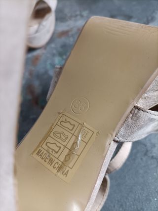 Scarpa da ballo con cinturino e plateau