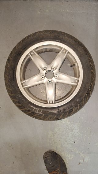 Rueda trasera Piaggio X9 500