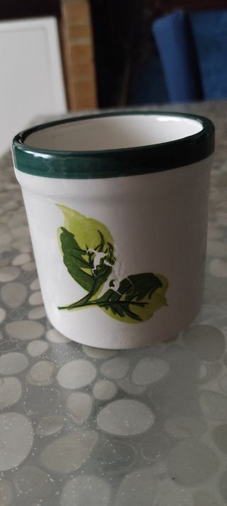 Tazza in ceramica senza manico 