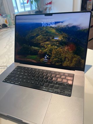 Macbook Pro - M1 Pro - 32GB - 512GB
