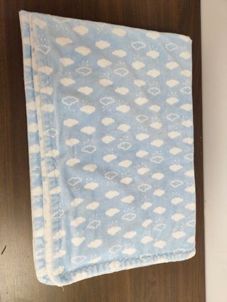 Manta bebé Zara Home nubes